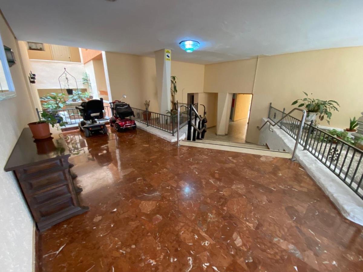 Apt Centrico Con Vistas Y Piscinas ベナルマデナ エクステリア 写真